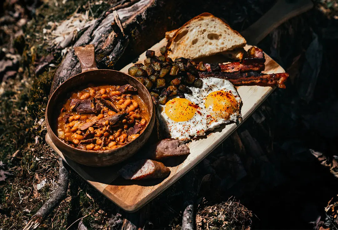 Baked beans with ptarmigan and maple syrup